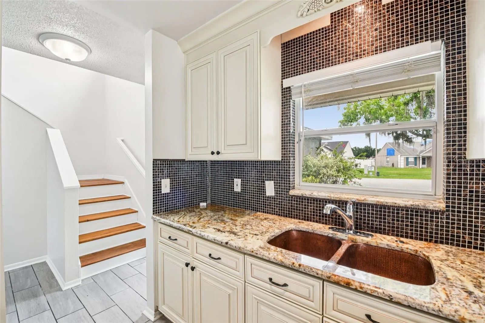 478 CHICAGO WOODS CIR