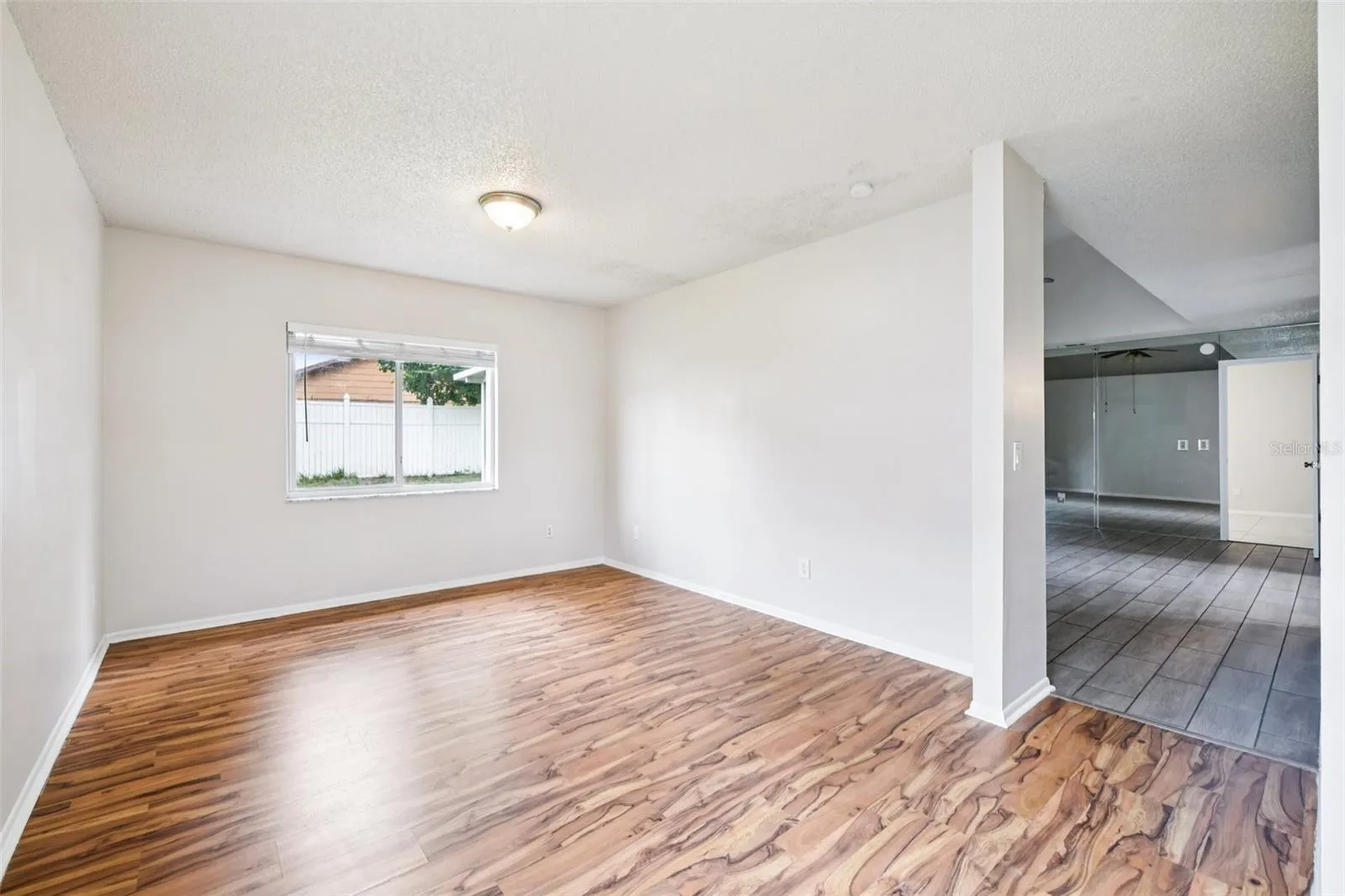 478 CHICAGO WOODS CIR