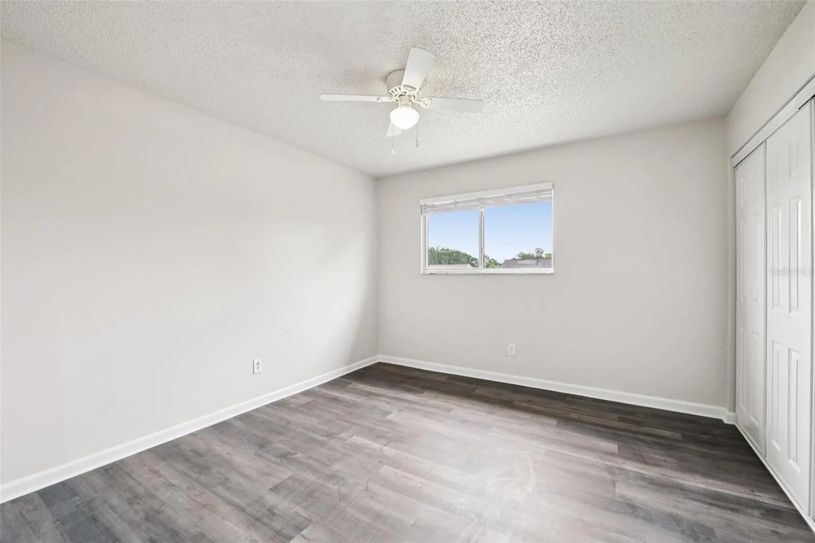 478 CHICAGO WOODS CIR