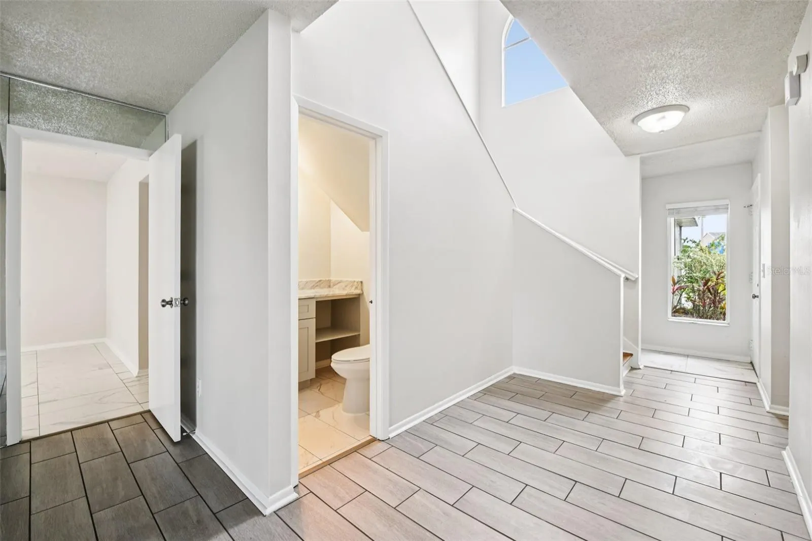 478 CHICAGO WOODS CIR