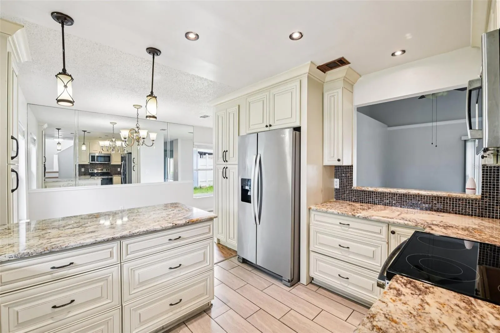 478 CHICAGO WOODS CIR