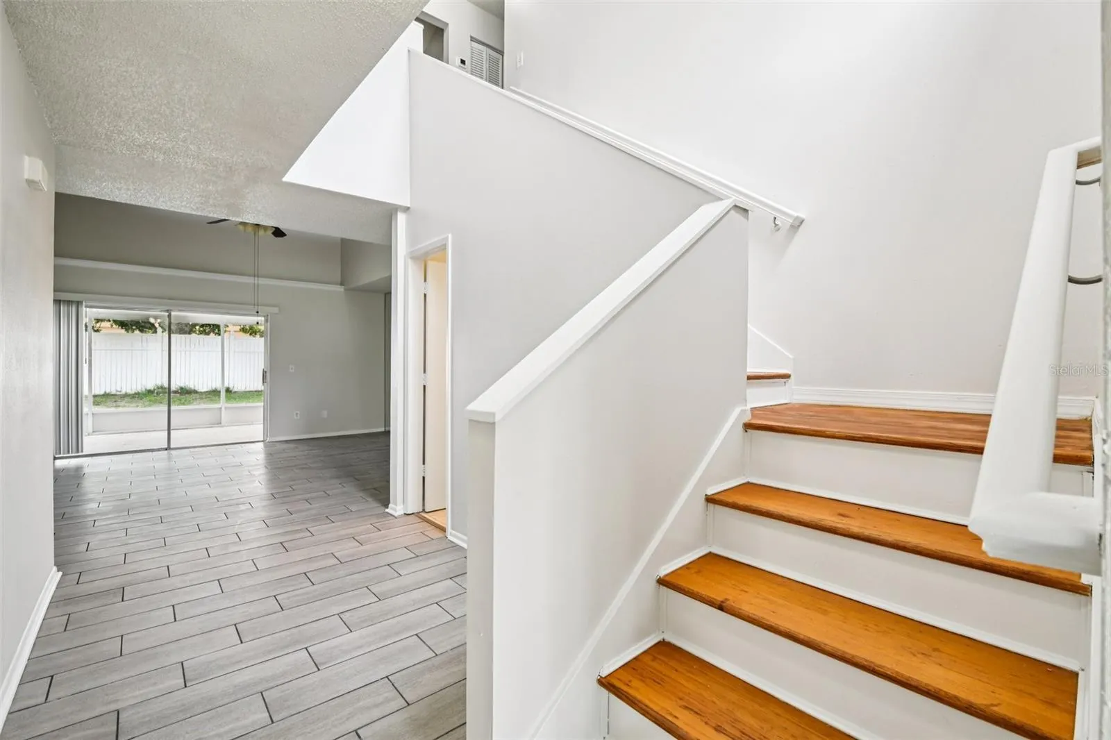 478 CHICAGO WOODS CIR