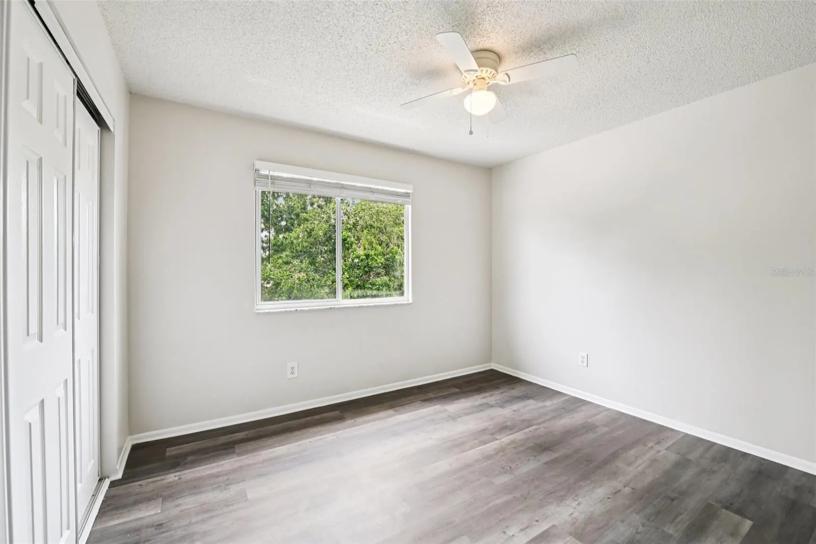 478 CHICAGO WOODS CIR