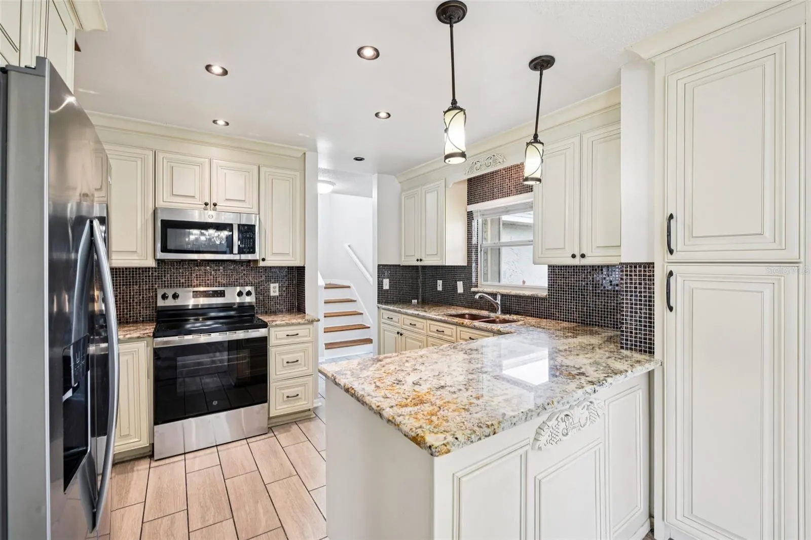 478 CHICAGO WOODS CIR