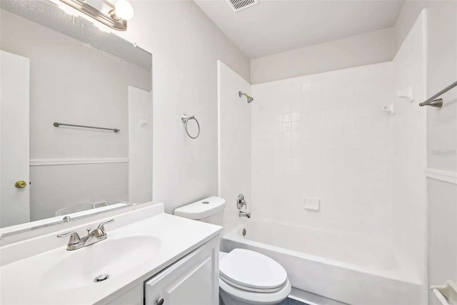 478 CHICAGO WOODS CIR