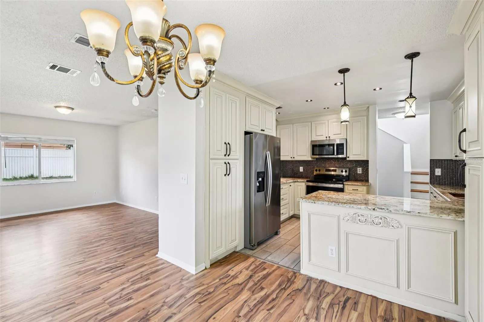 478 CHICAGO WOODS CIR