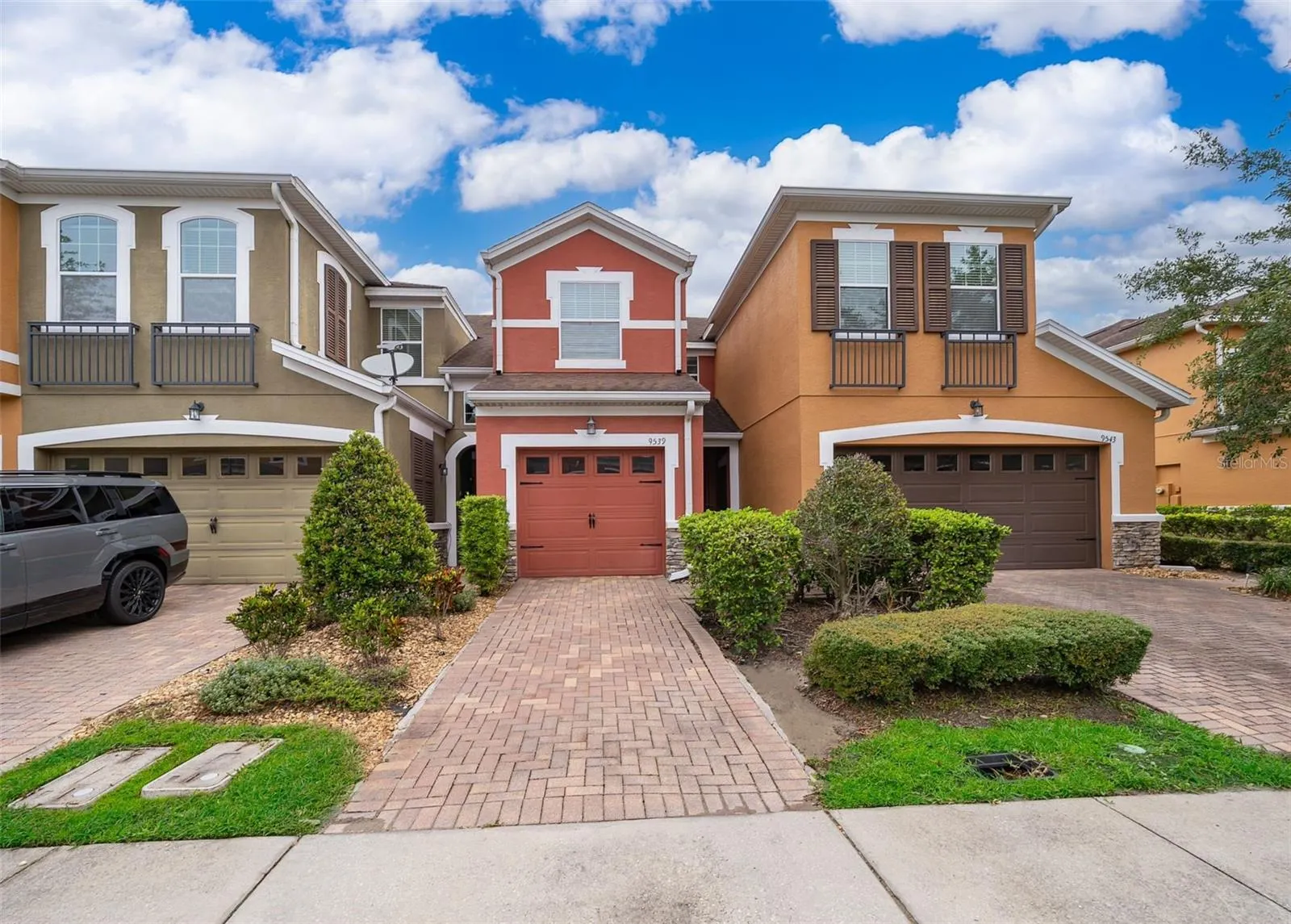 9539 SILVER BUTTONWOOD ST