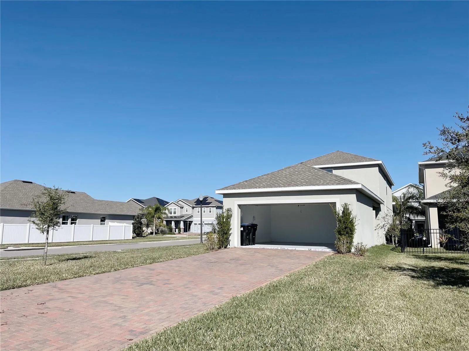 11070 LONGLEAF WOODS DR
