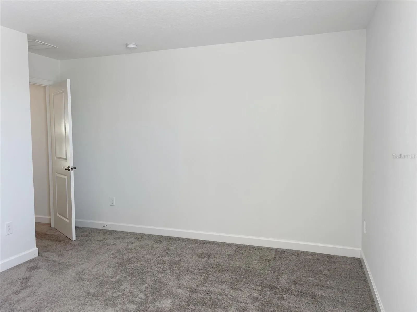 11070 LONGLEAF WOODS DR