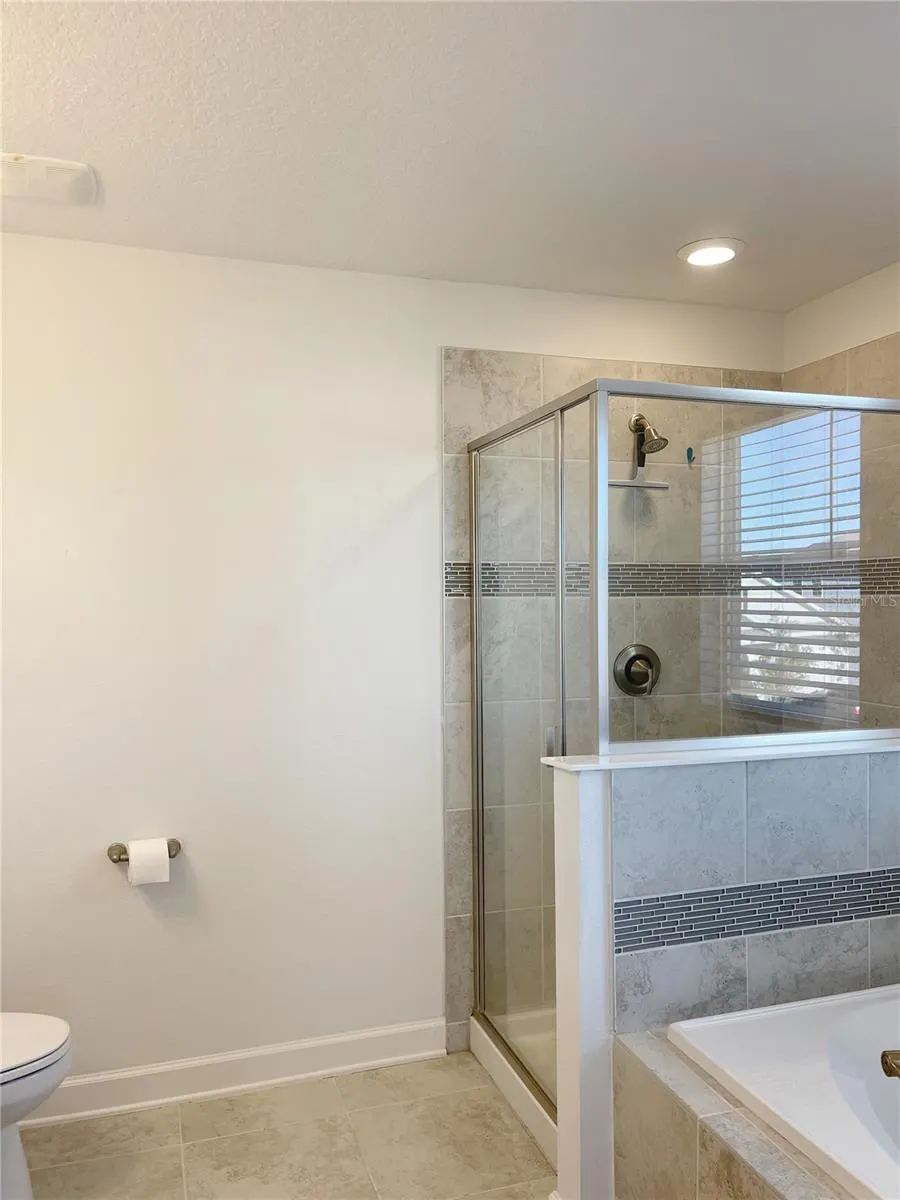 11070 LONGLEAF WOODS DR