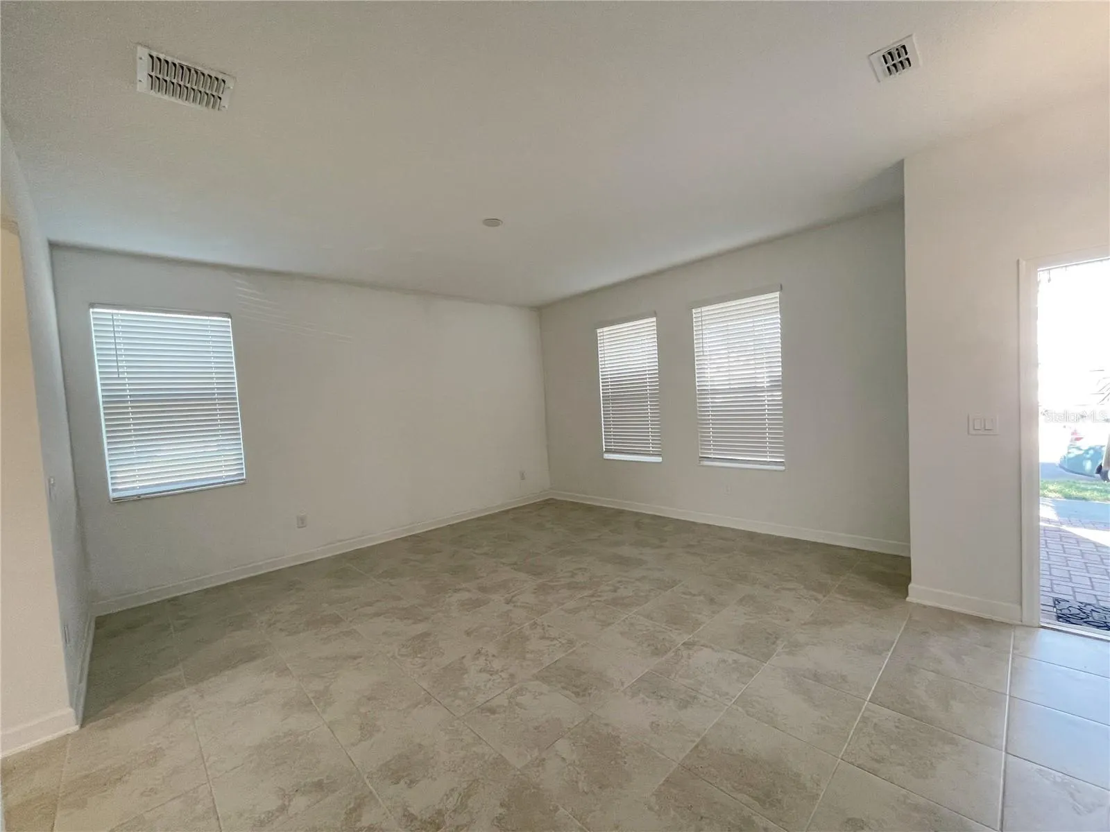 11070 LONGLEAF WOODS DR