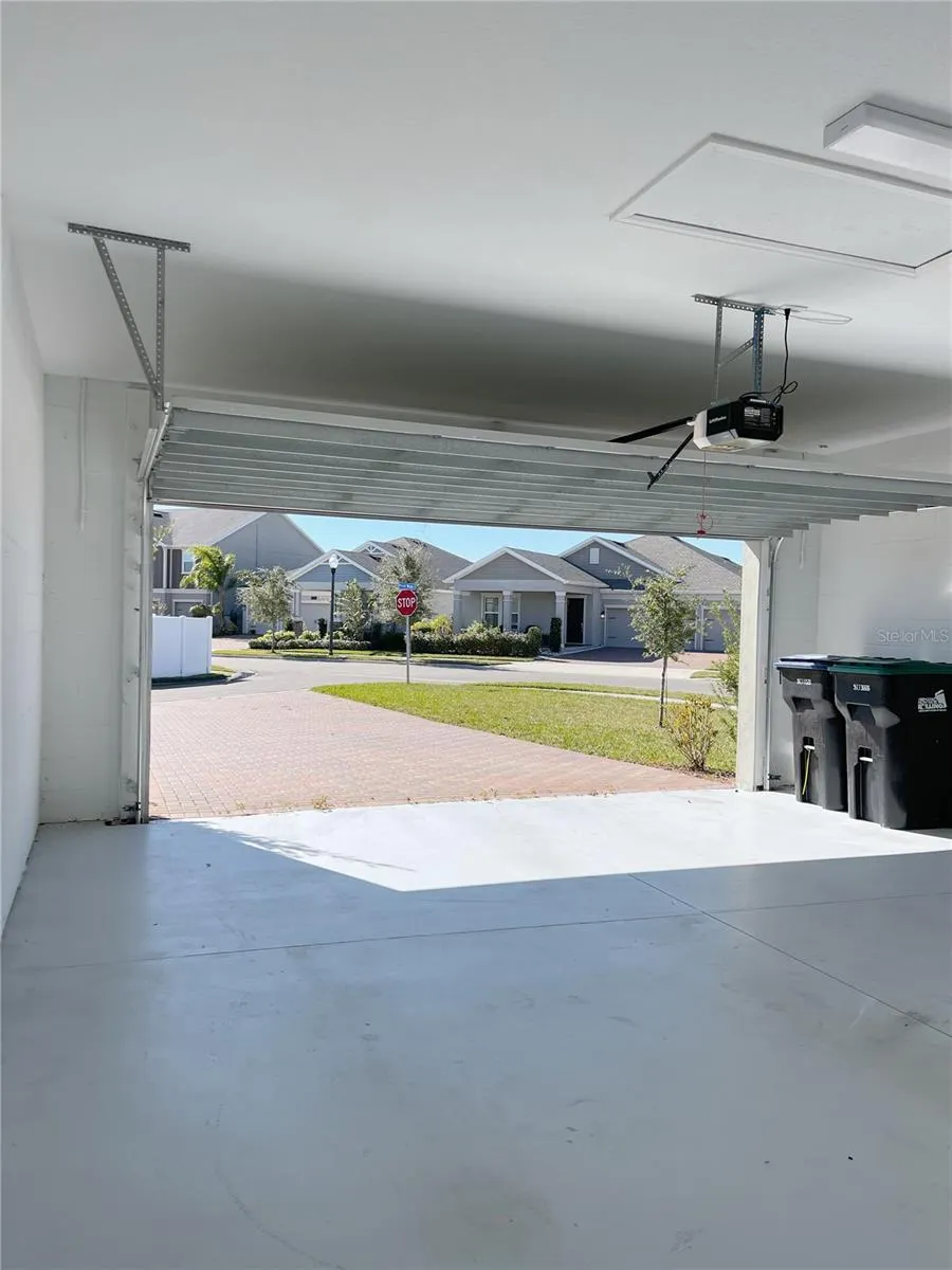 11070 LONGLEAF WOODS DR