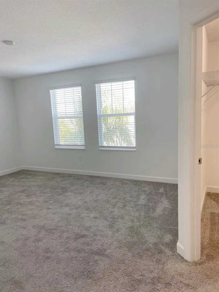 11070 LONGLEAF WOODS DR
