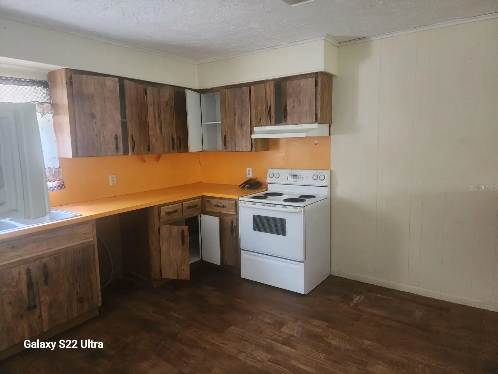 1817 LOS PINOS DR