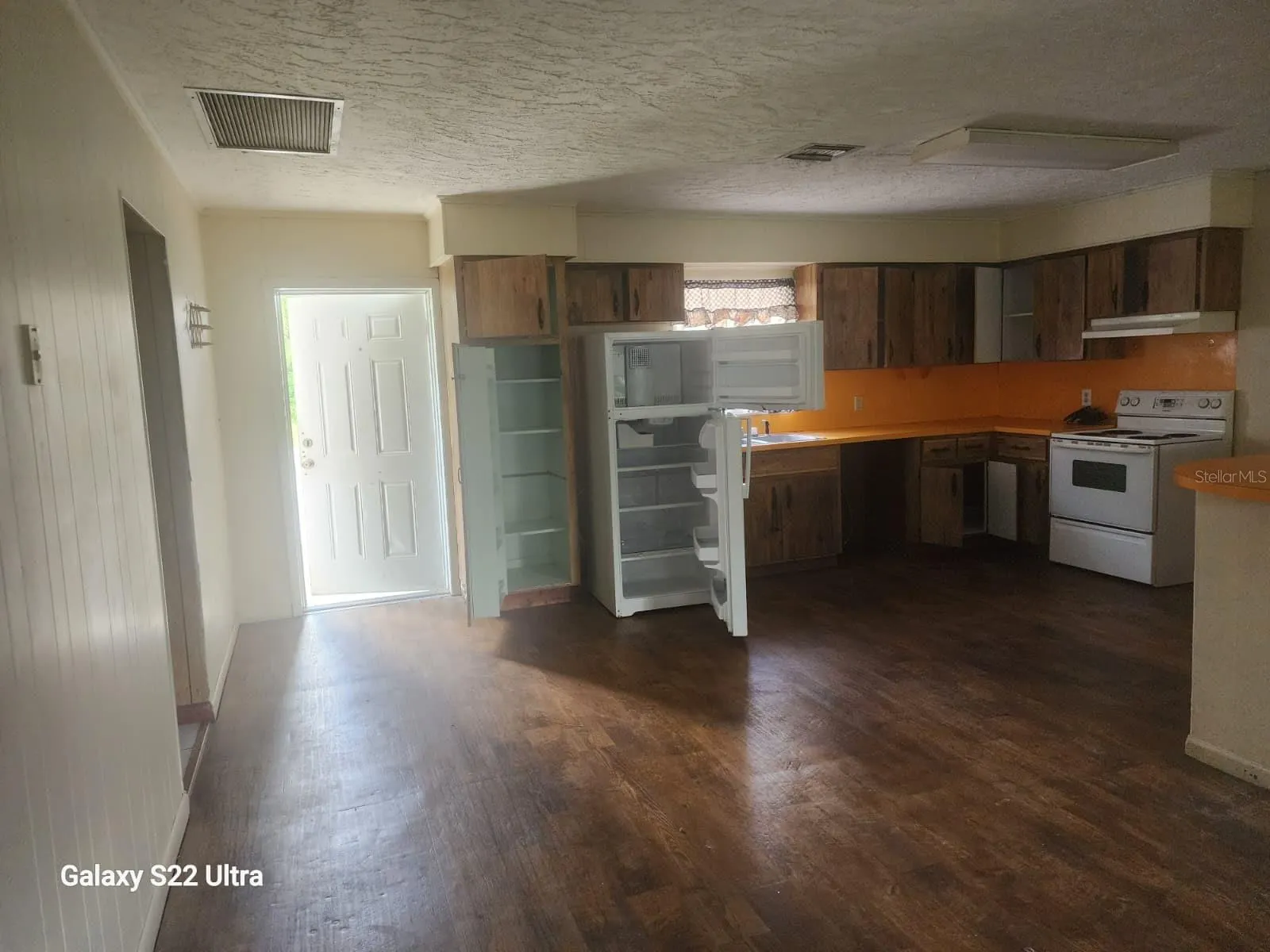 1817 LOS PINOS DR