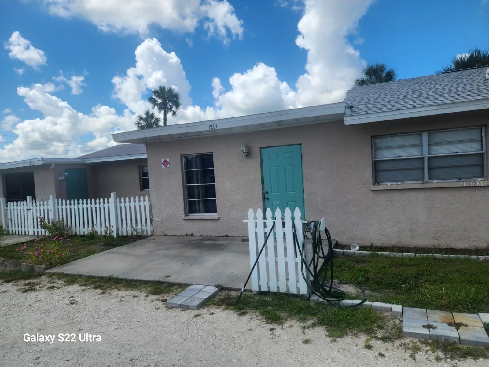 1821 LOS PINOS DR