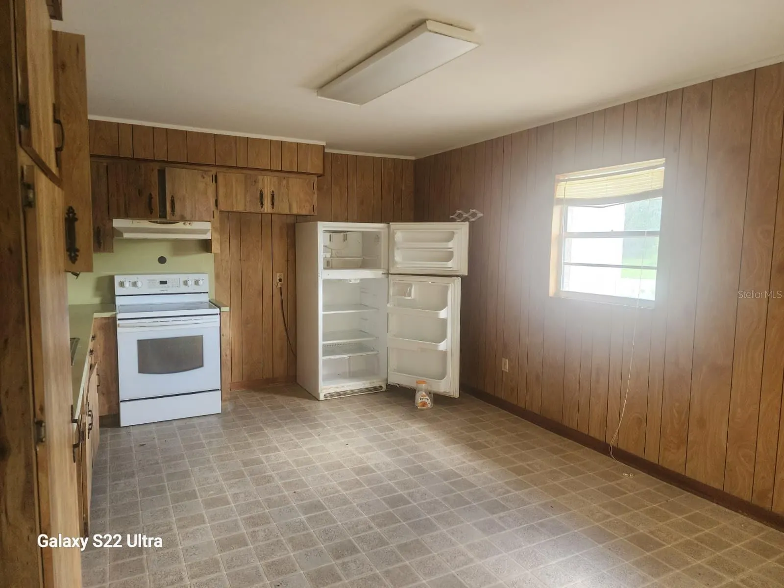 1821 LOS PINOS DR