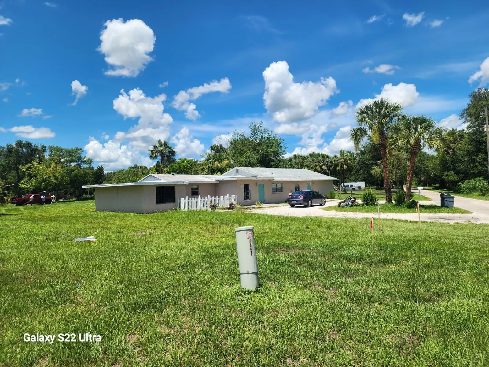 1821 LOS PINOS DR