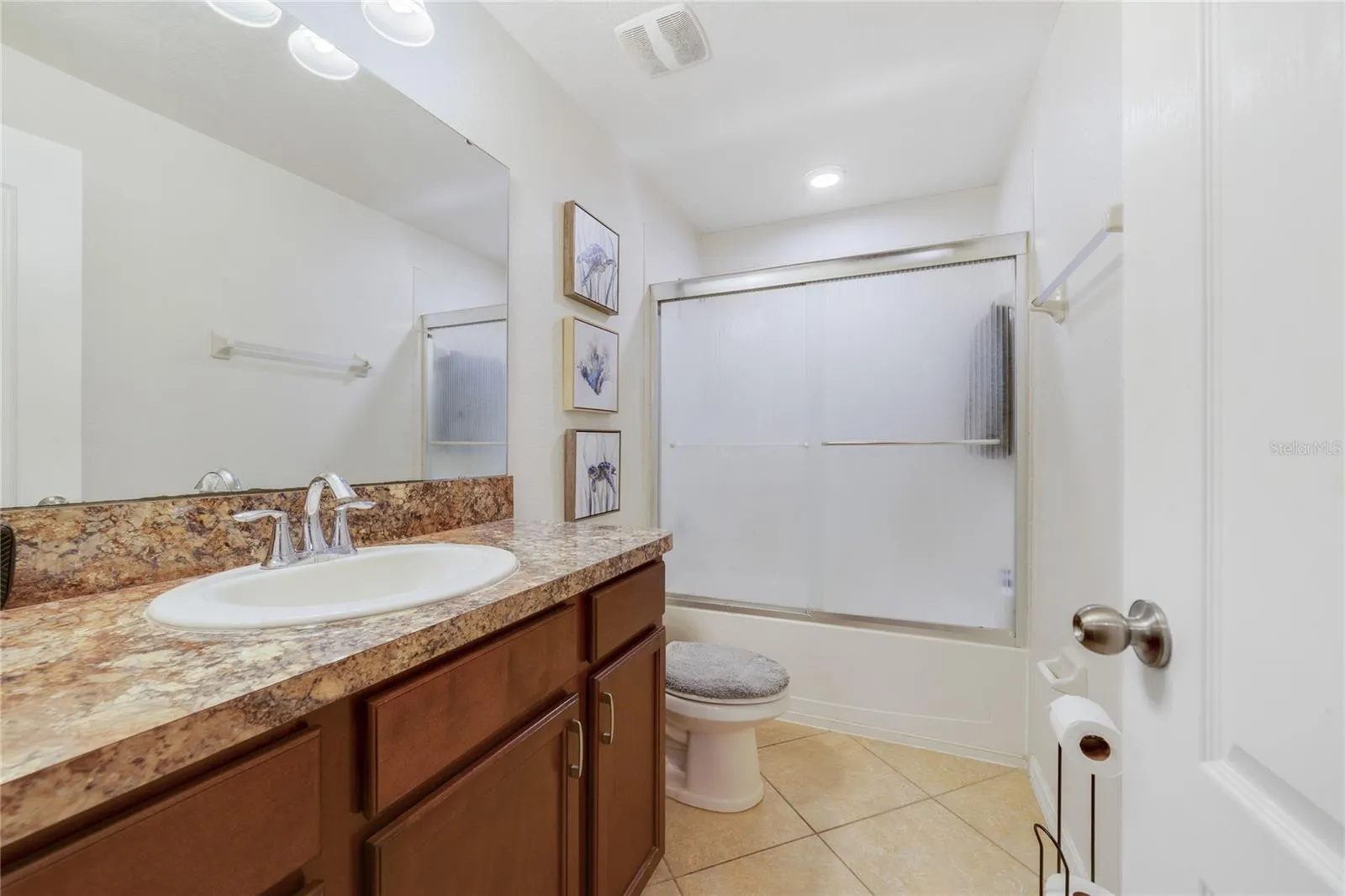 3349 RODRICK CIR