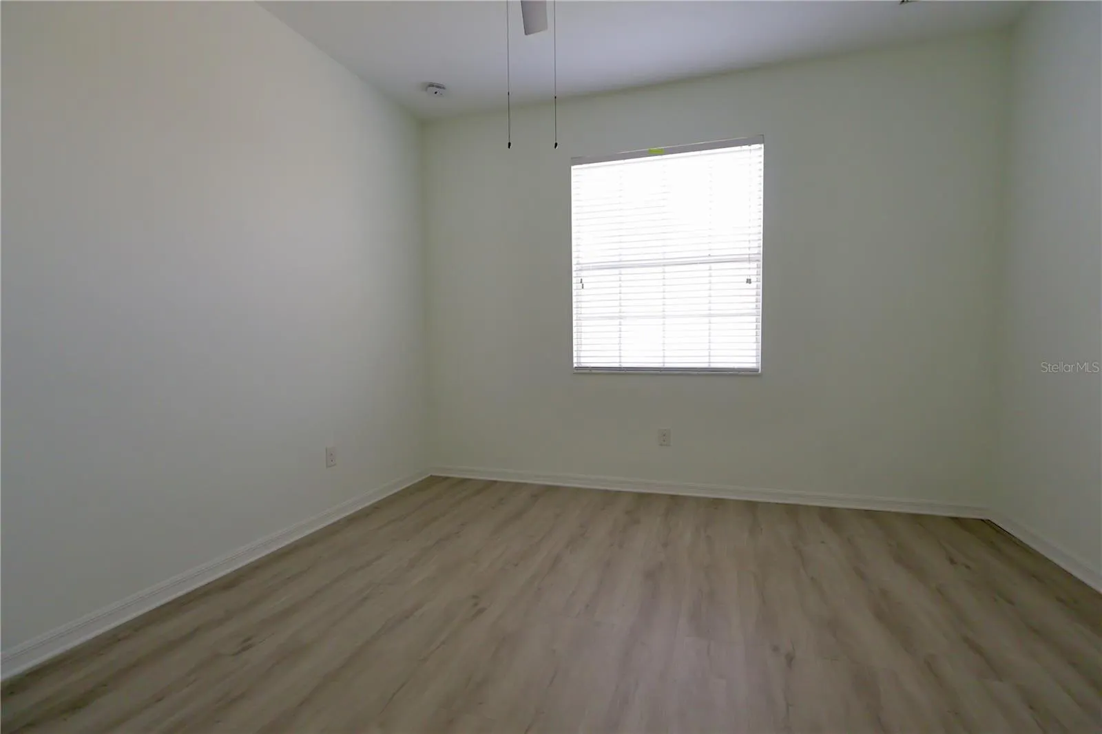 2338 HEYDON CIR E
