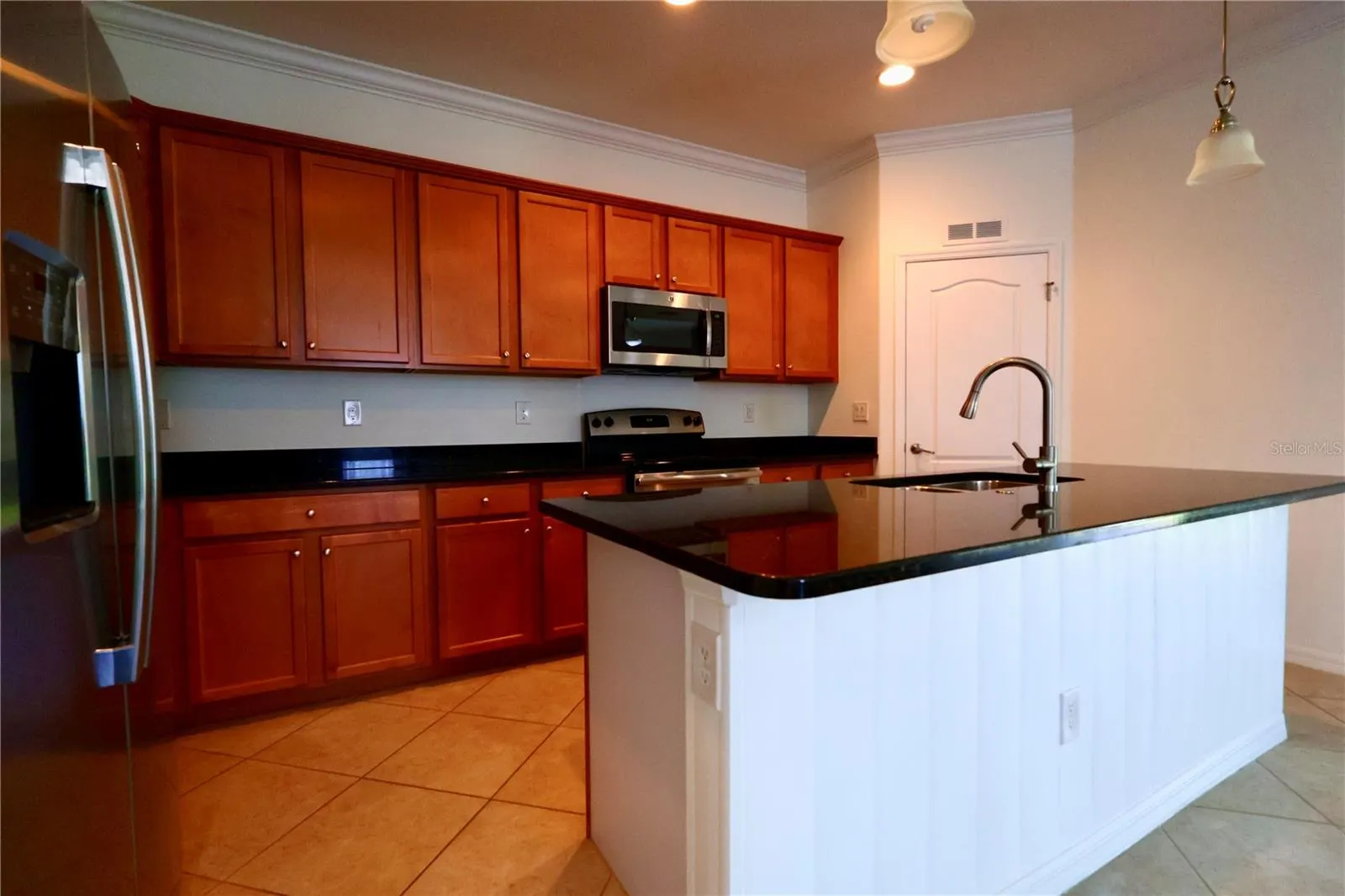 2338 HEYDON CIR E