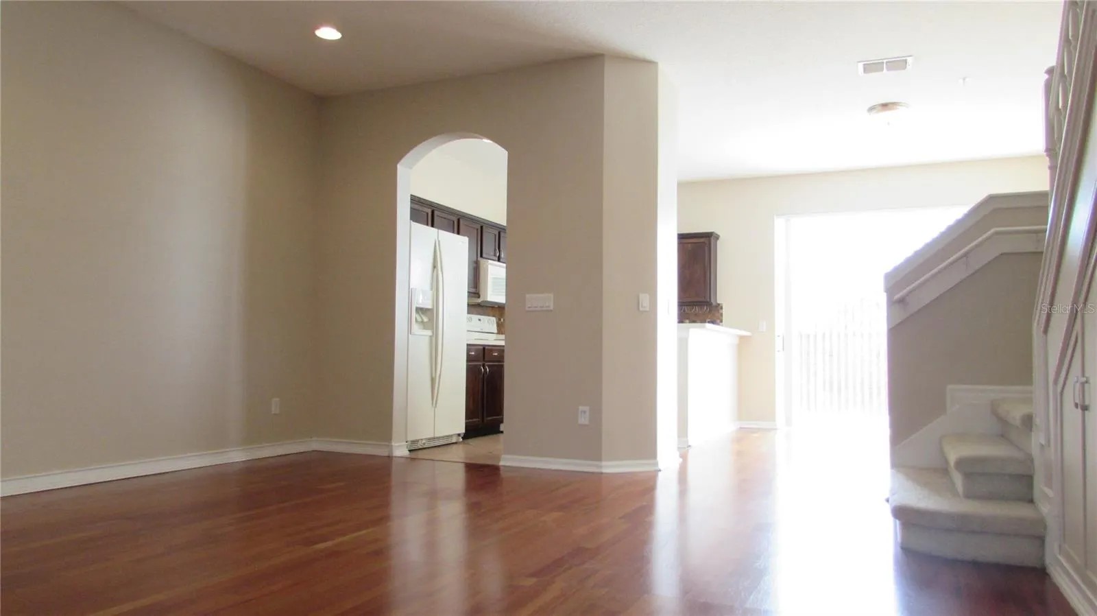 9434 SILVER BUTTONWOOD ST