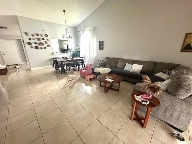 2784 FALLING TREE CIR