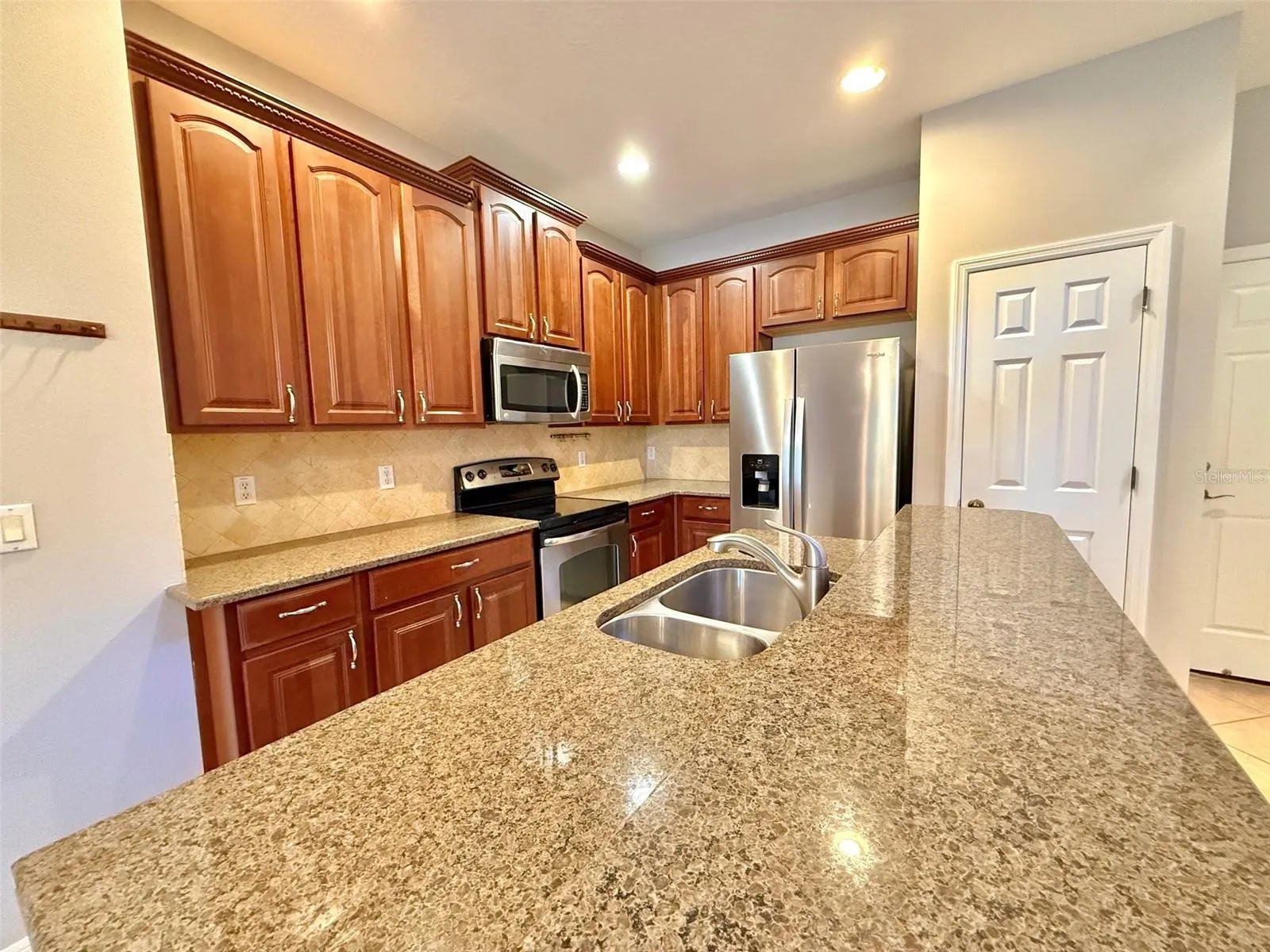 9244 SWEET MAPLE AVE