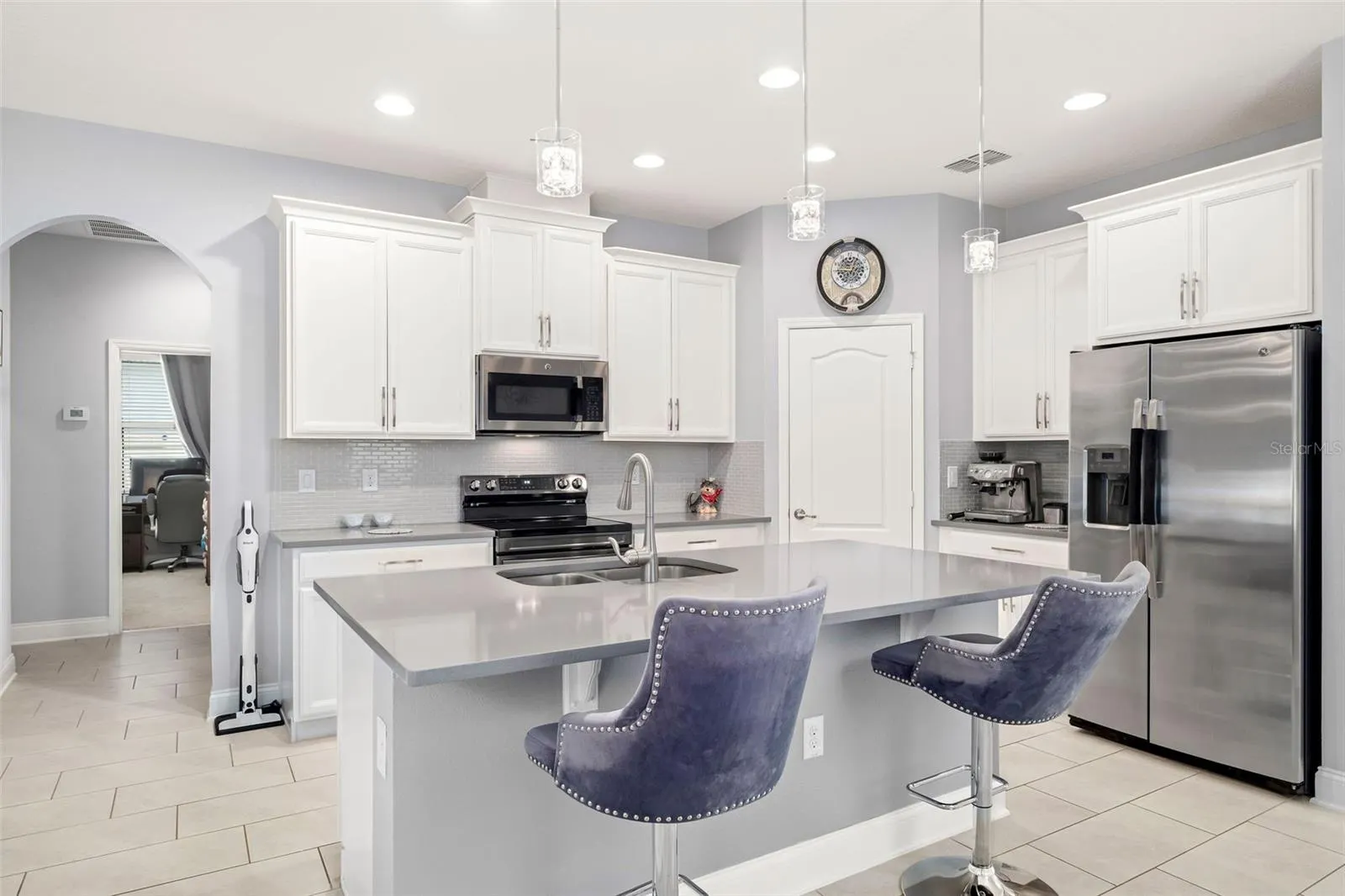 1136 NARCOOSSEE DEL SOL BLVD