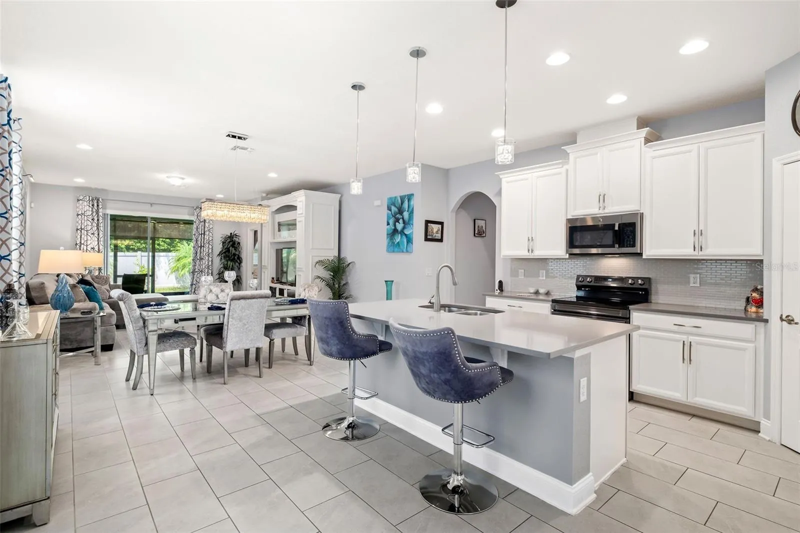 1136 NARCOOSSEE DEL SOL BLVD