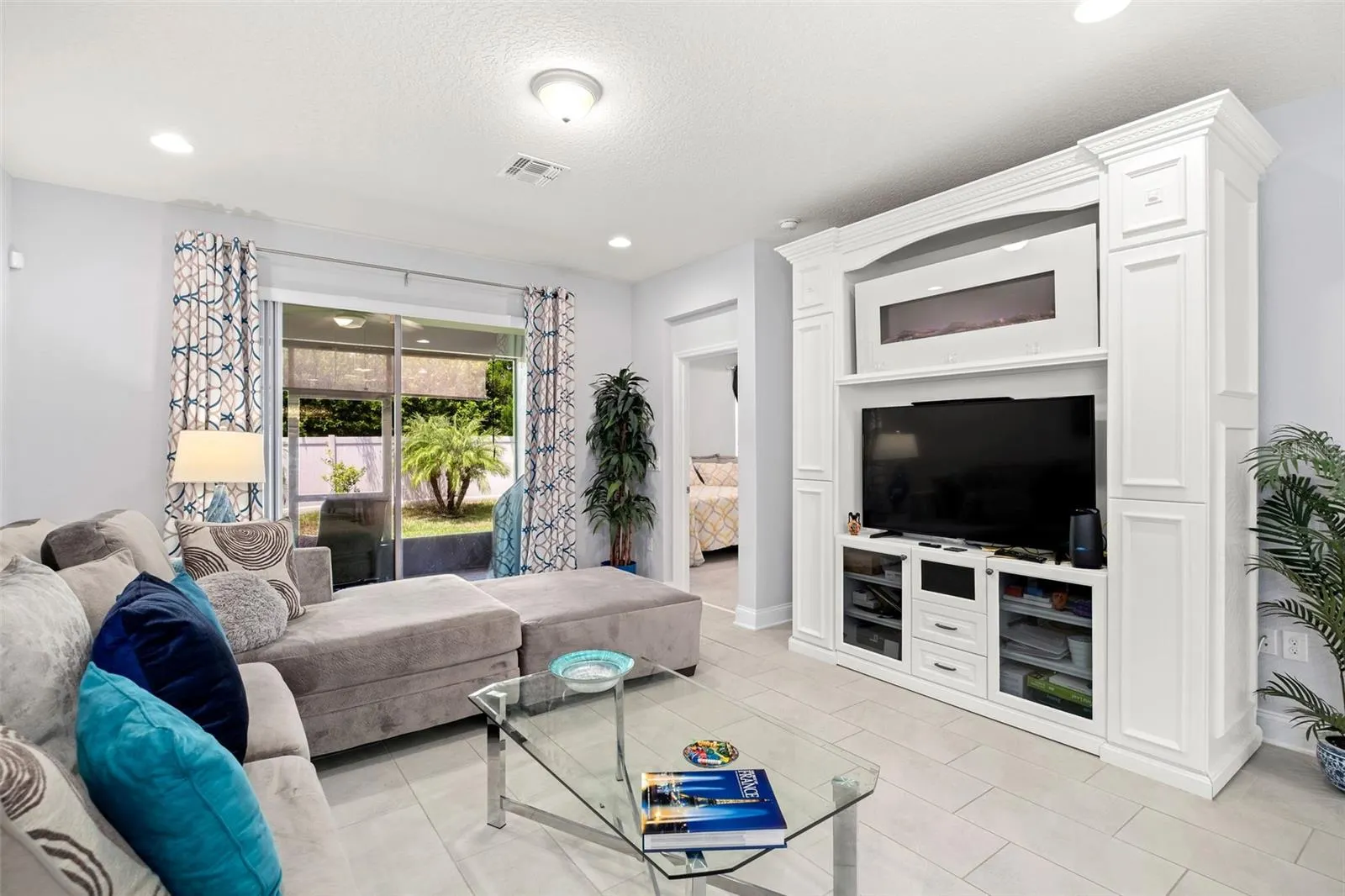 1136 NARCOOSSEE DEL SOL BLVD