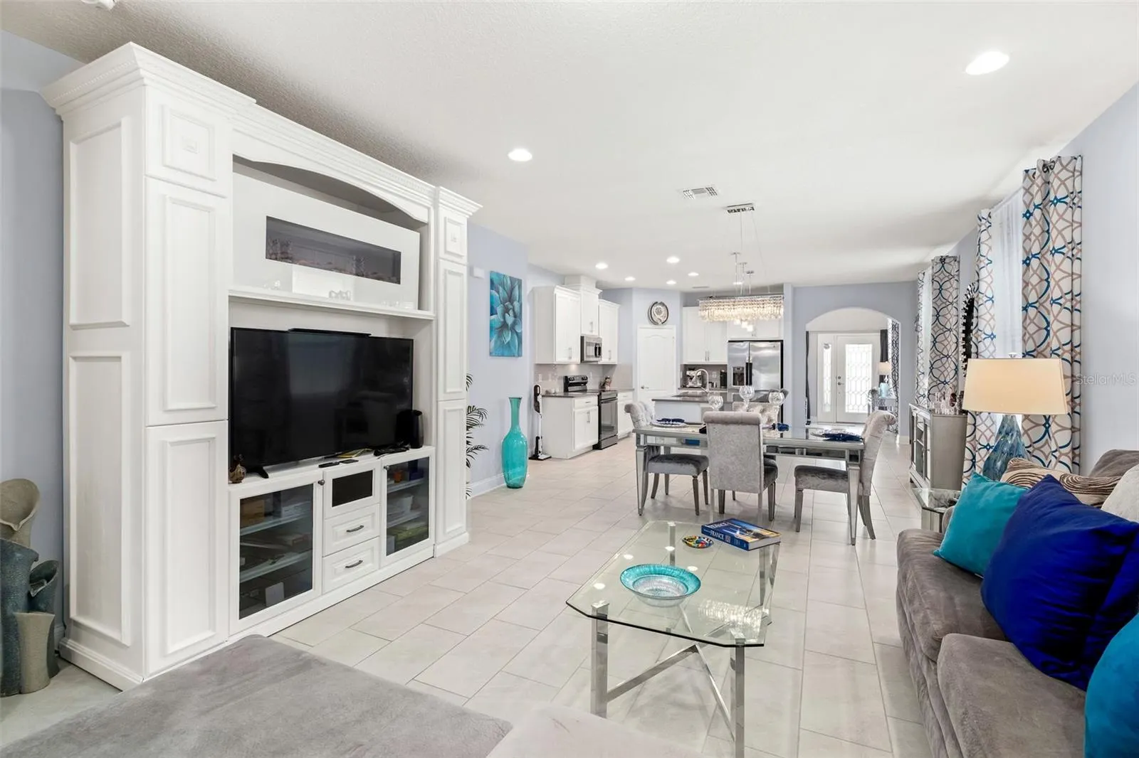 1136 NARCOOSSEE DEL SOL BLVD
