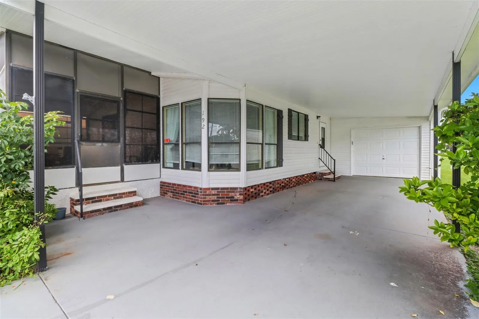 192 QUEEN PALM DR