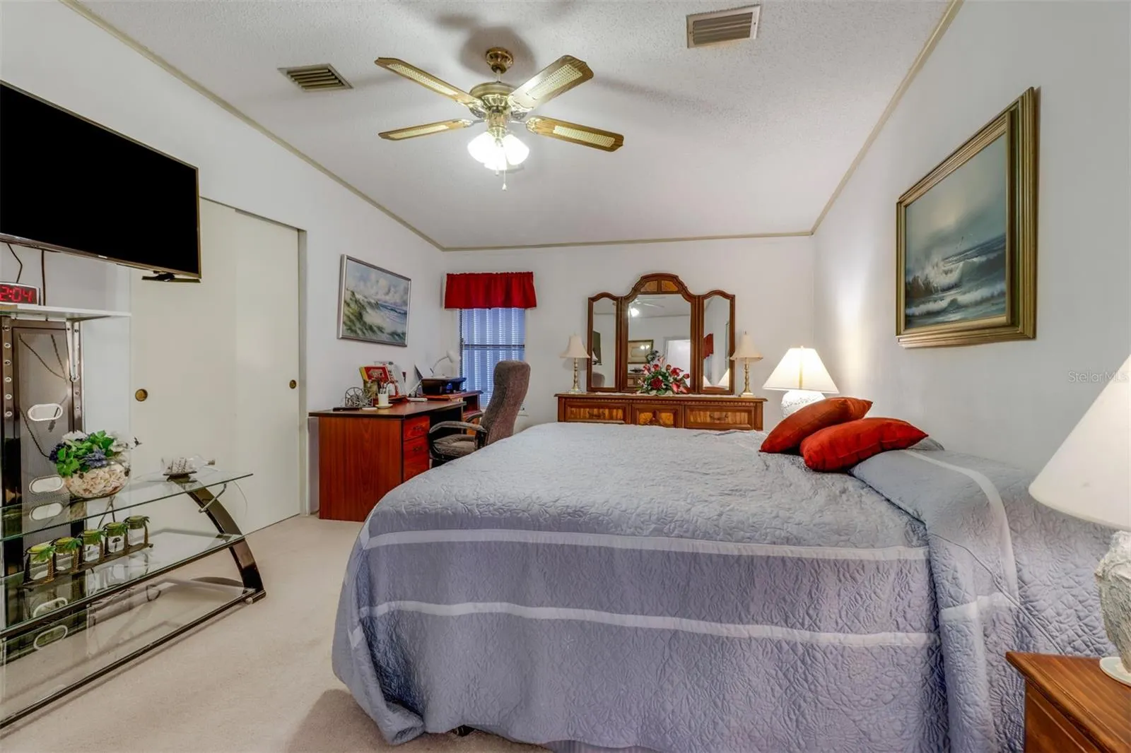 192 QUEEN PALM DR