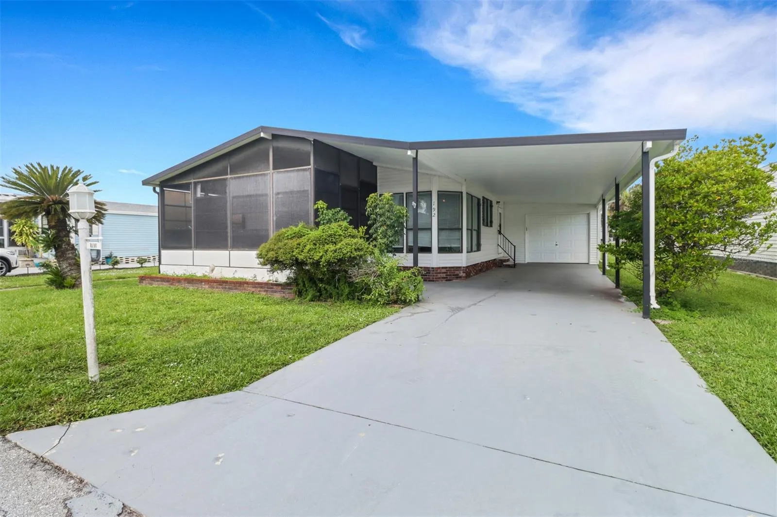 192 QUEEN PALM DR