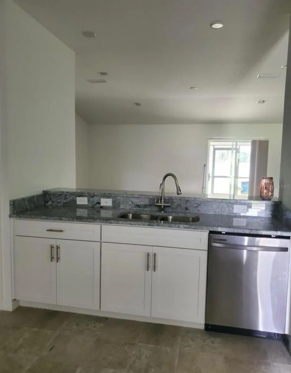 1209 RIDGE DR