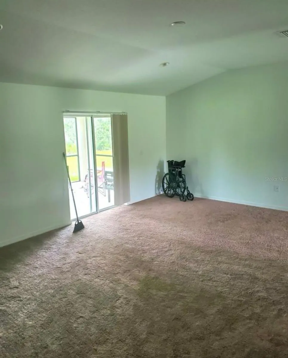 1209 RIDGE DR