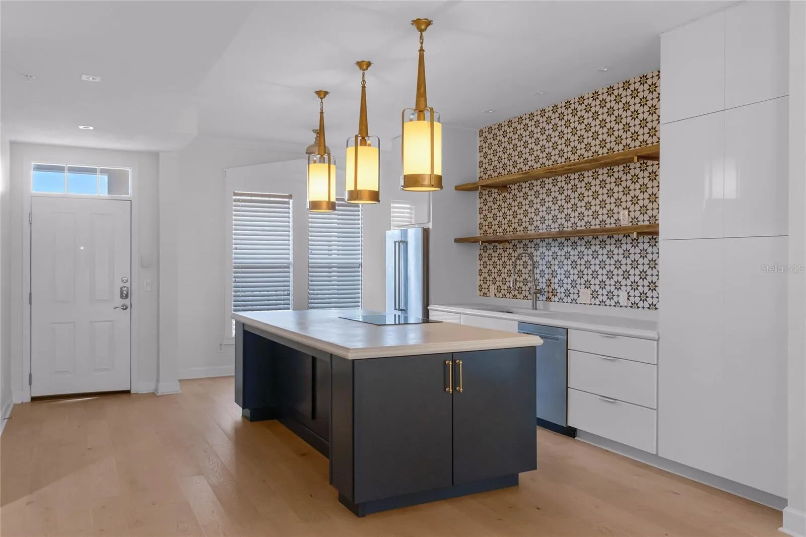1400 CELEBRATION AVE #203, #203