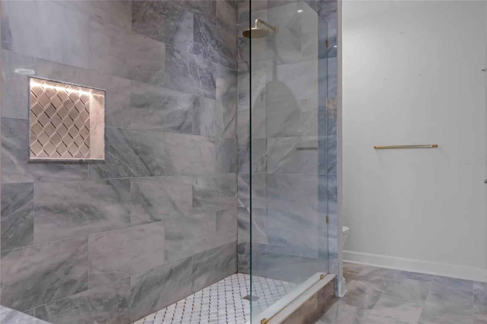 1400 CELEBRATION AVE #203, #203