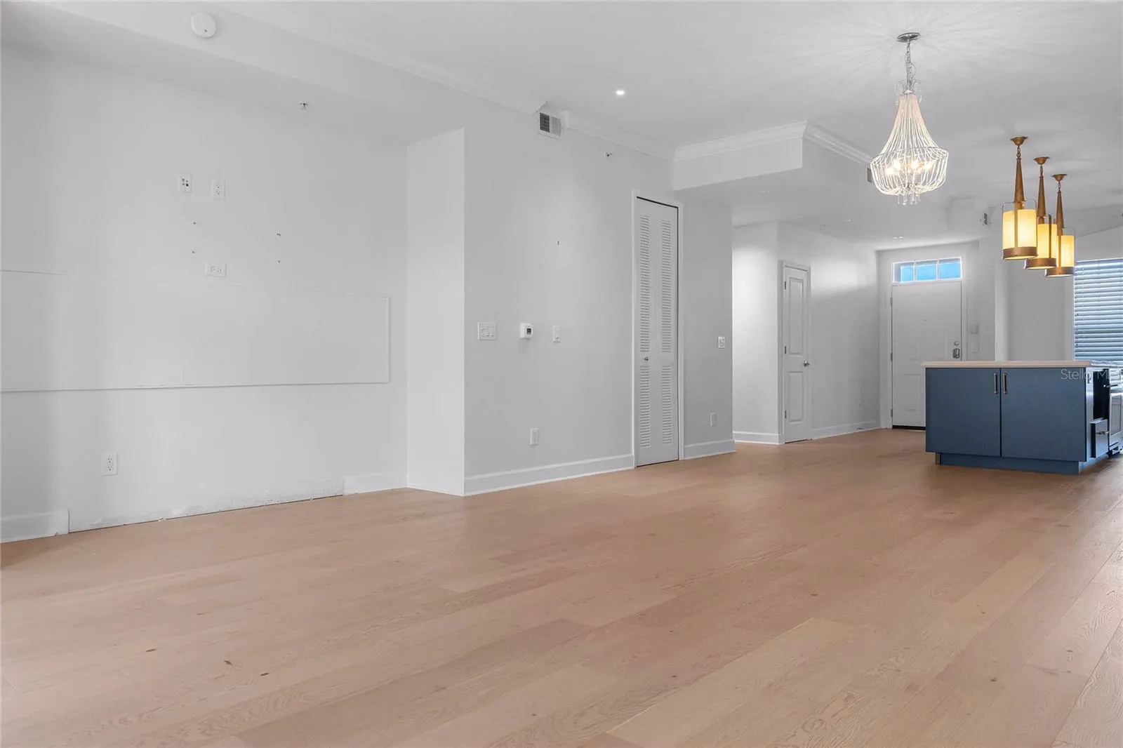 1400 CELEBRATION AVE #203, #203