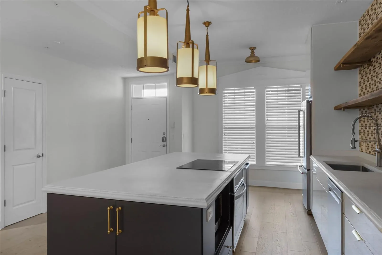 1400 CELEBRATION AVE #203, #203
