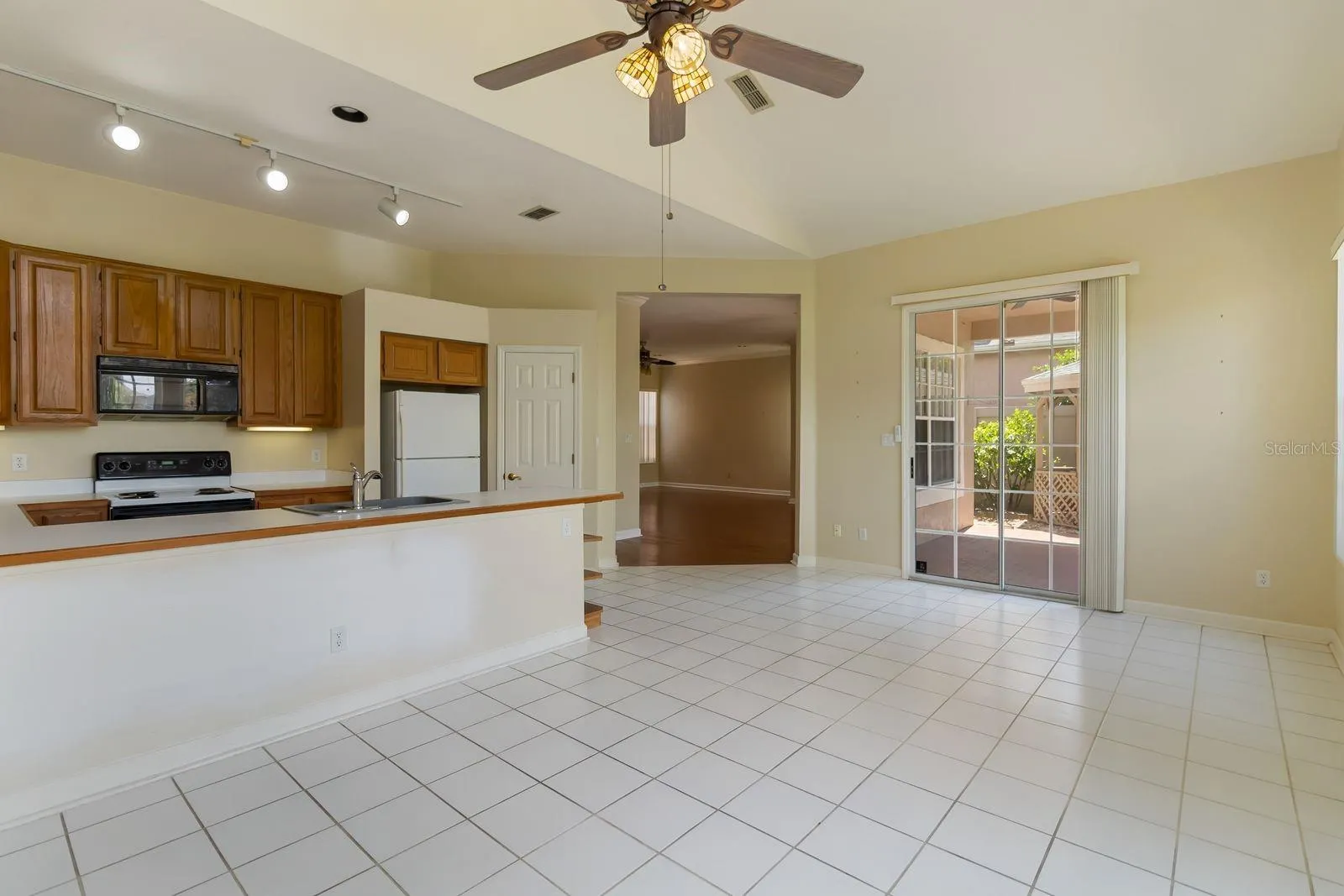 14319 TAMBOURINE DR