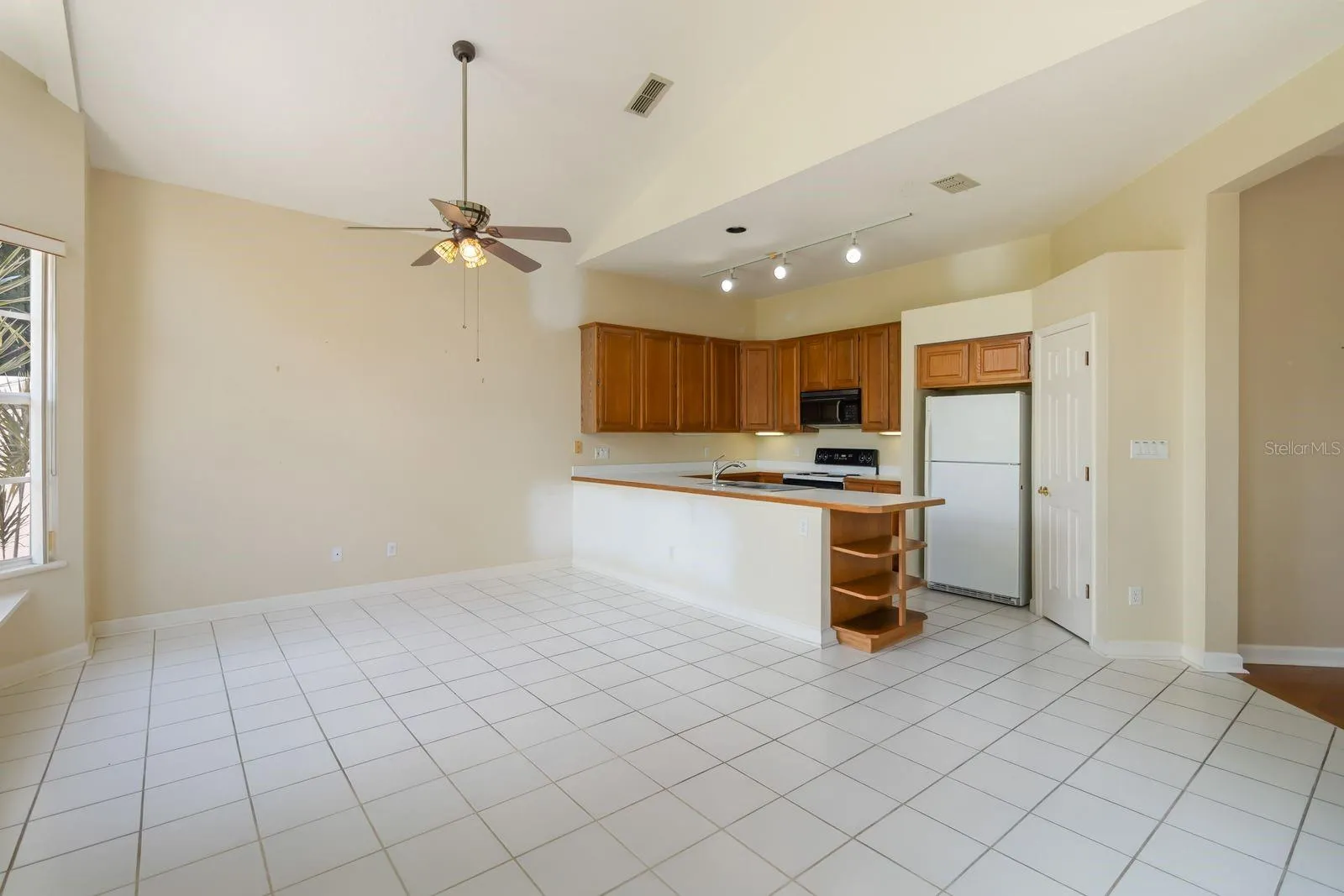 14319 TAMBOURINE DR