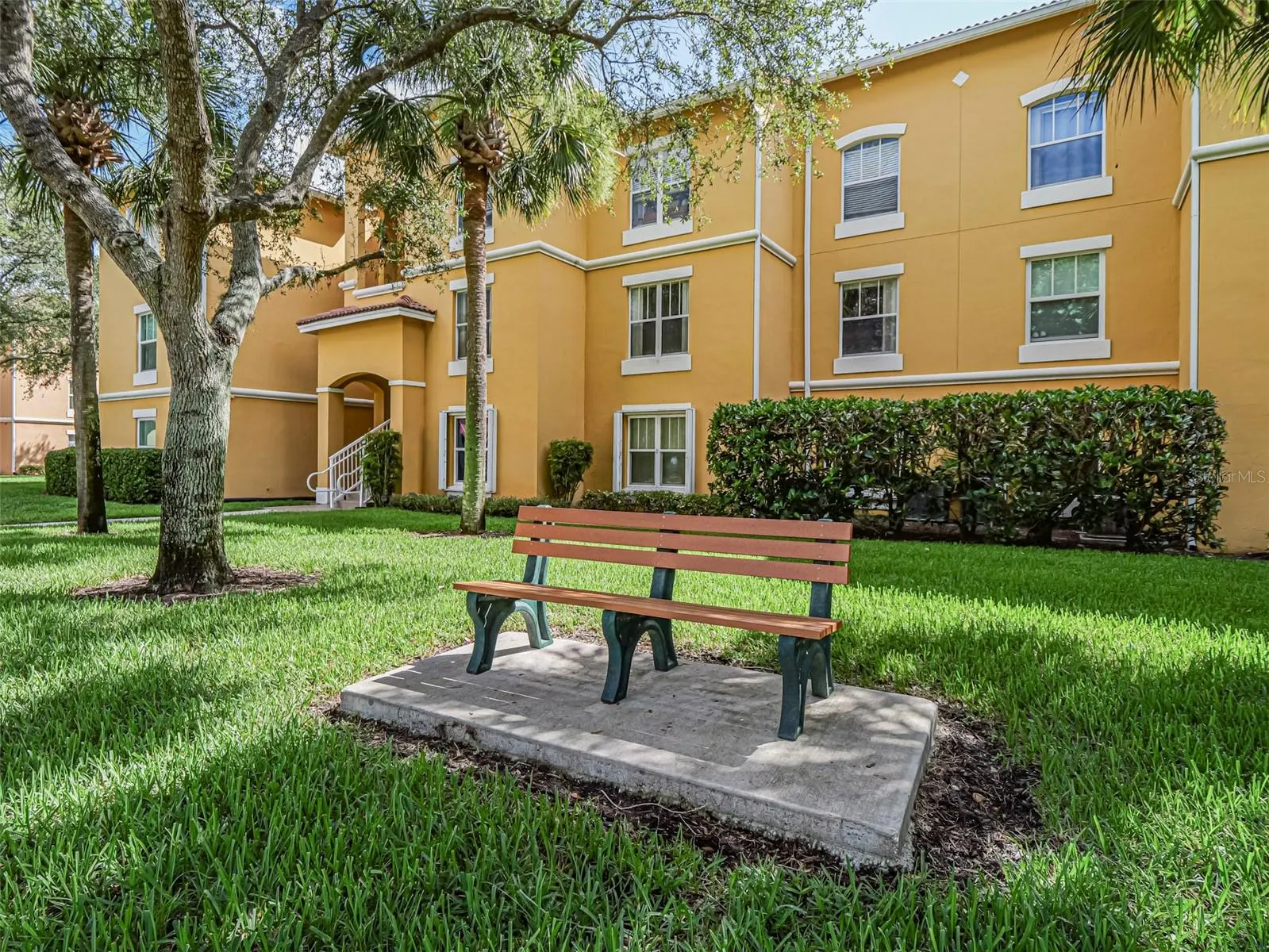 5090 FAIRWAYS CIR #H206, #H206