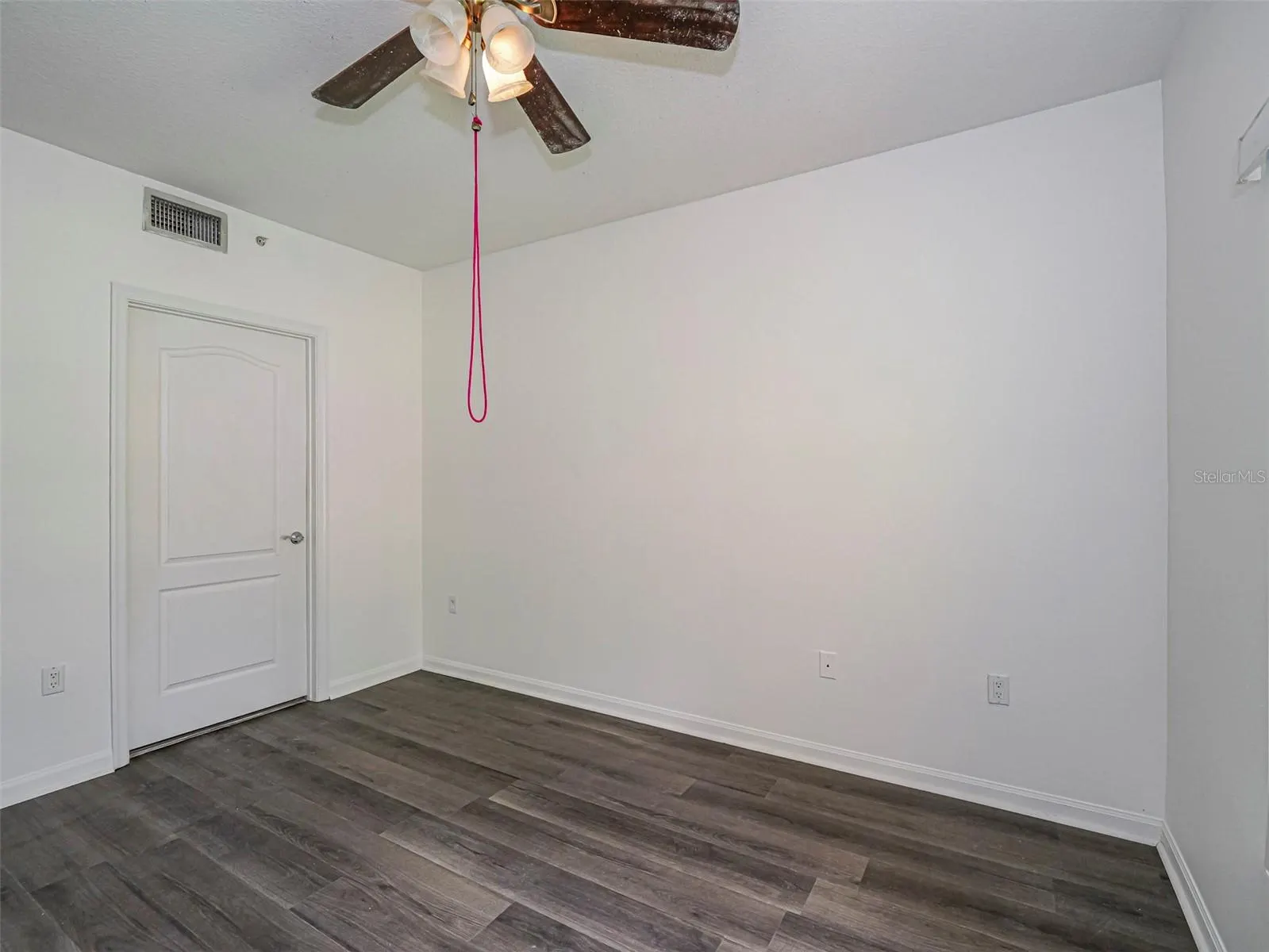 5090 FAIRWAYS CIR #H206, #H206