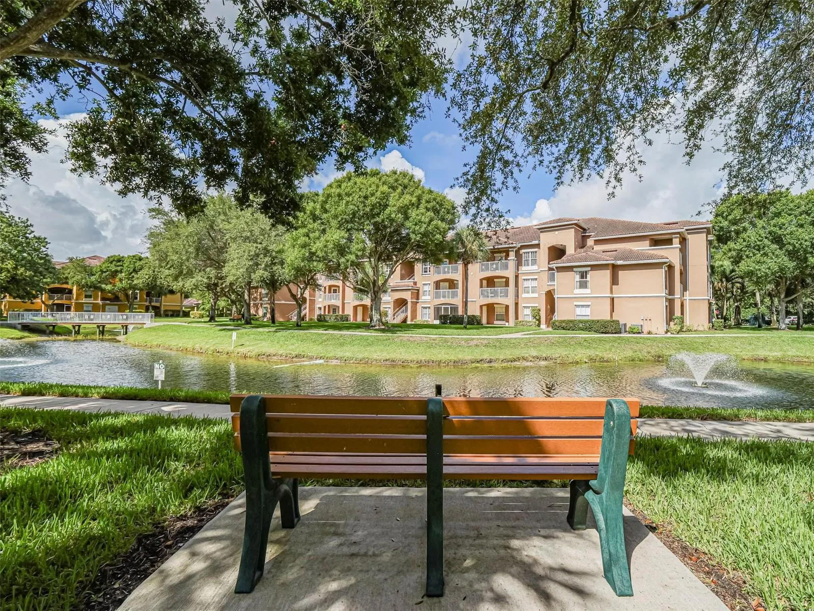 5090 FAIRWAYS CIR #H206, #H206