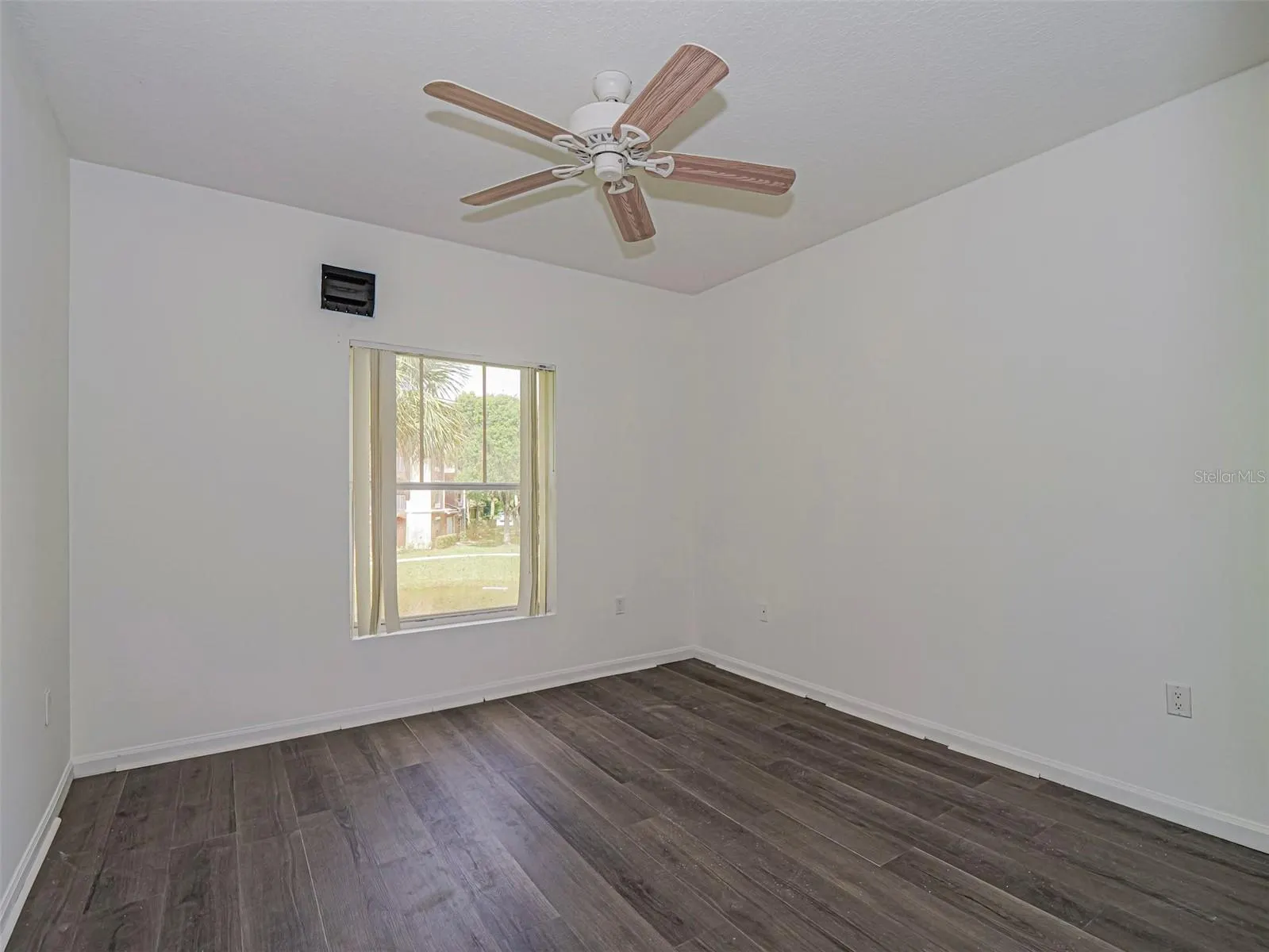 5090 FAIRWAYS CIR #H206, #H206