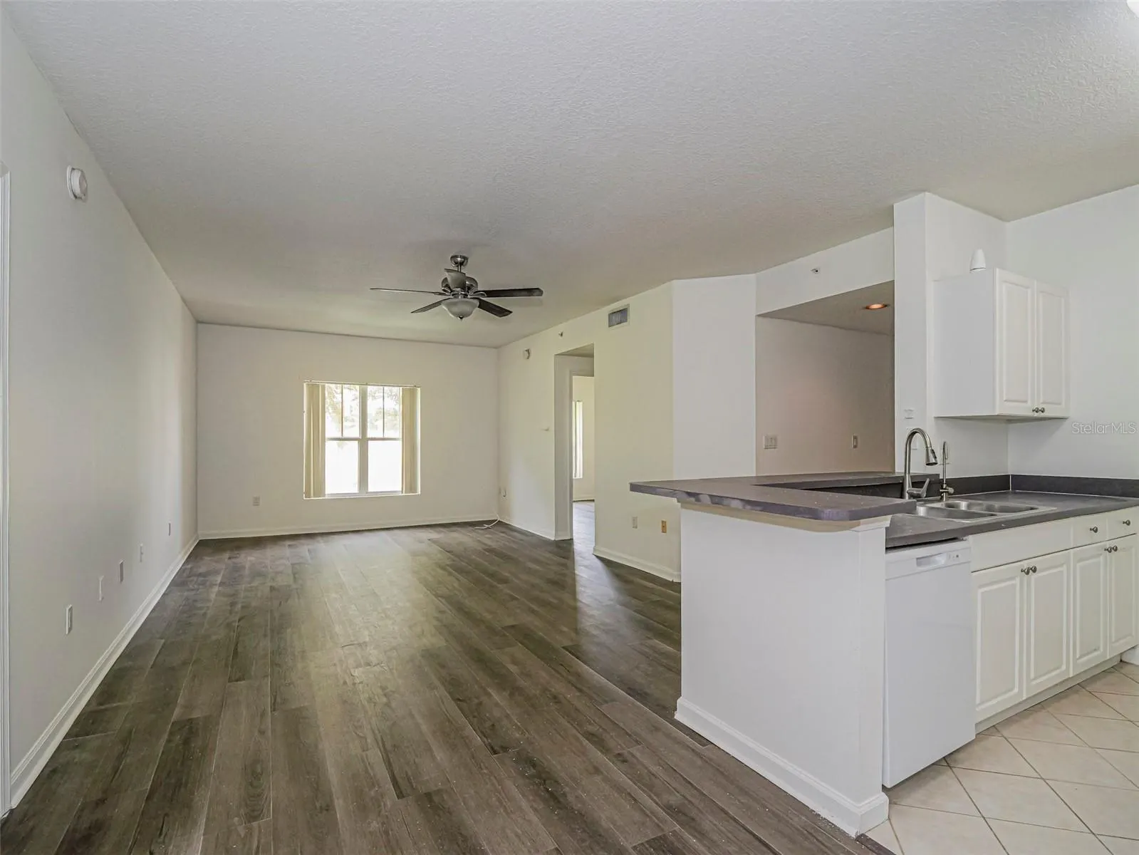 5090 FAIRWAYS CIR #H206, #H206