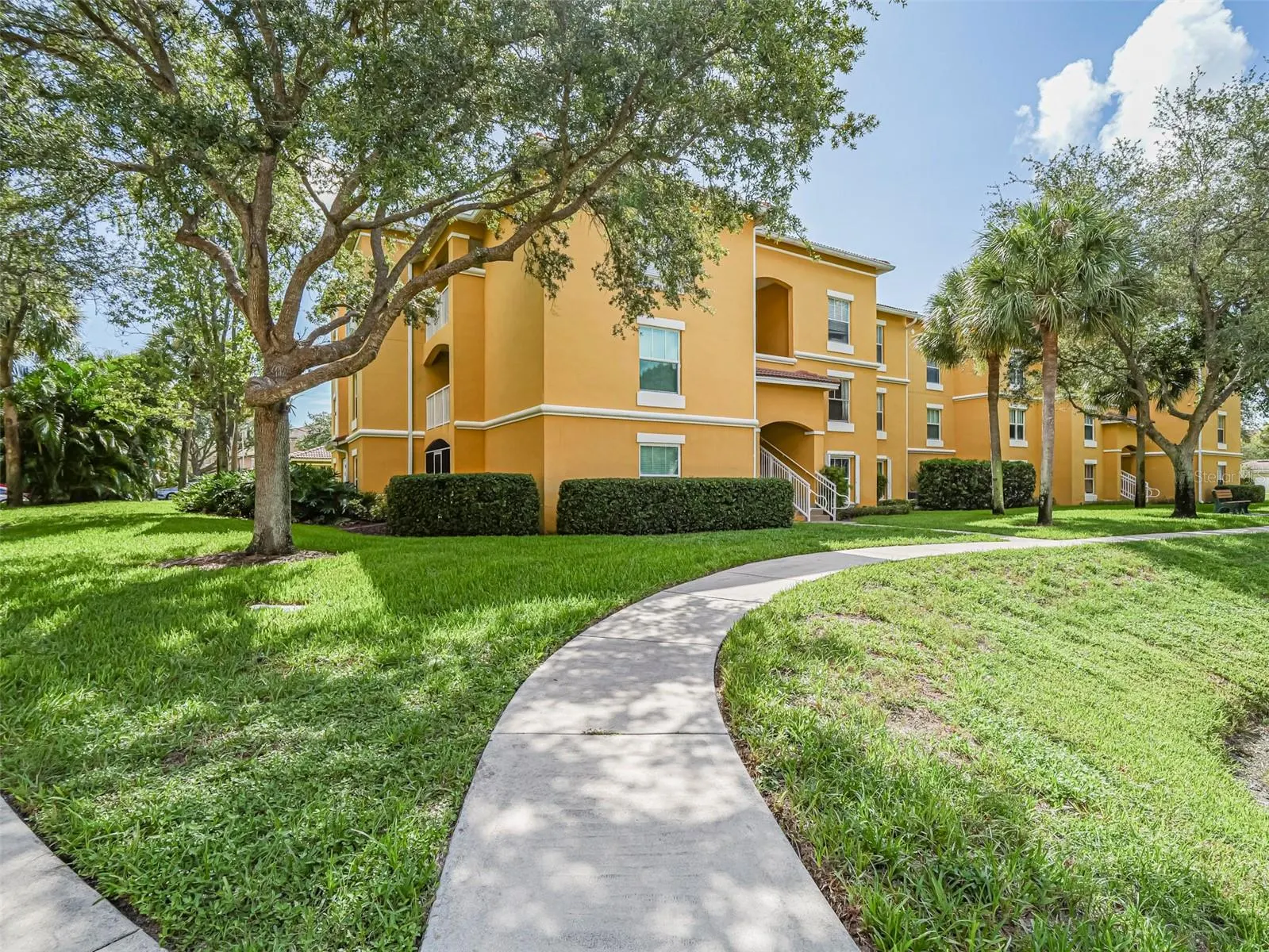 5090 FAIRWAYS CIR #H206, #H206