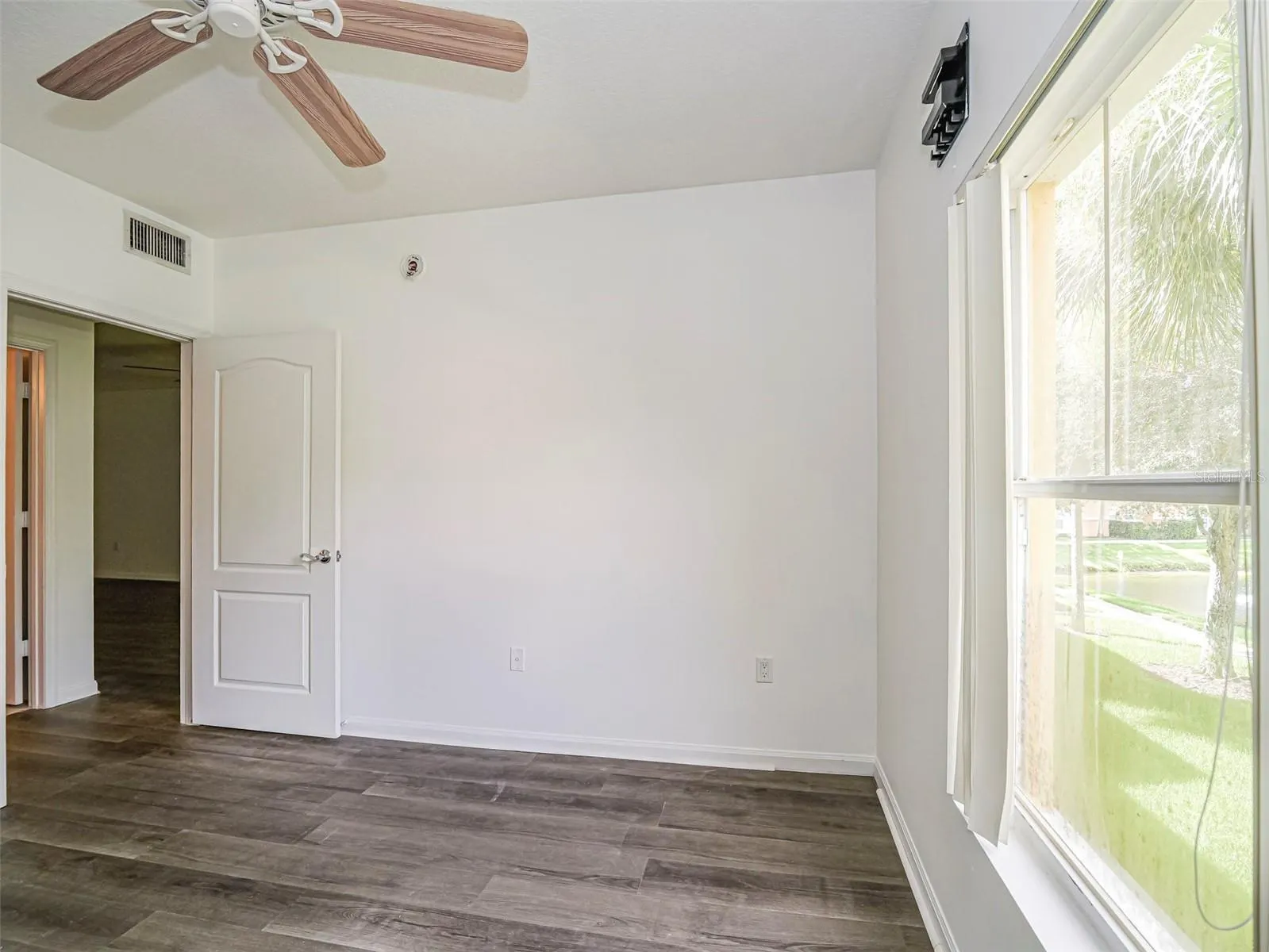 5090 FAIRWAYS CIR #H206, #H206